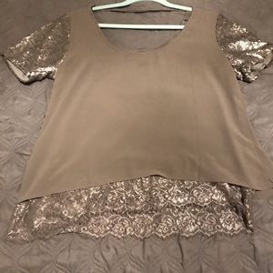Buckle top size small